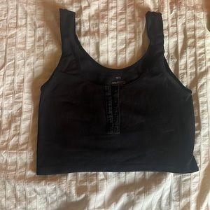 black cropped tank top!